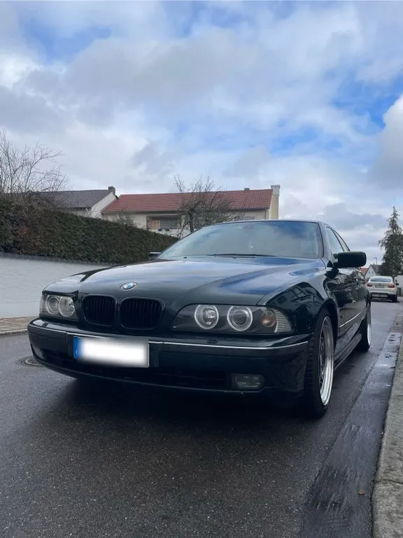 BMW 523