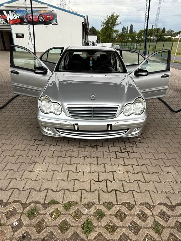 Mercedes-Benz C 180