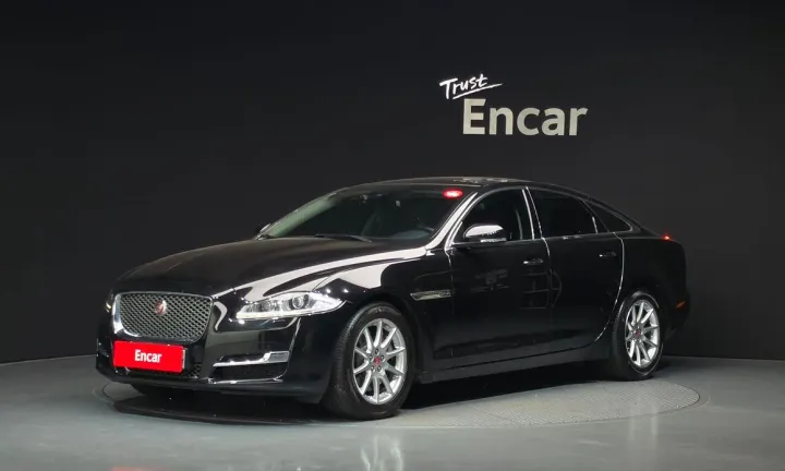 Jaguar XJ
