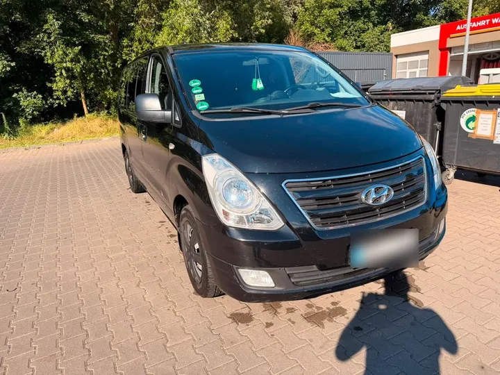 Hyundai H-1