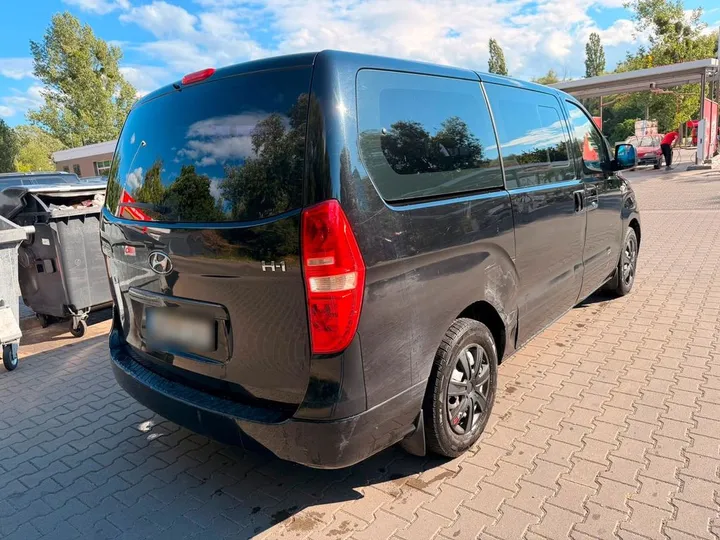 Hyundai H-1