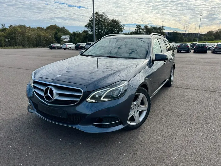 Mercedes-Benz E 220