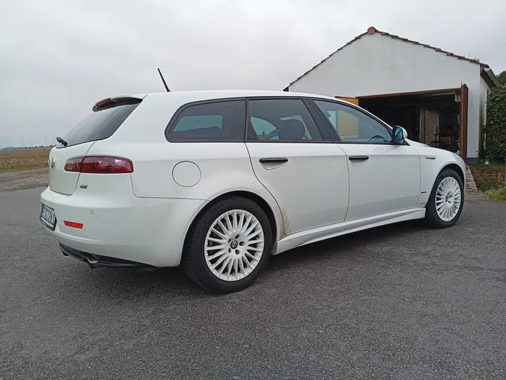 Alfa Romeo 159