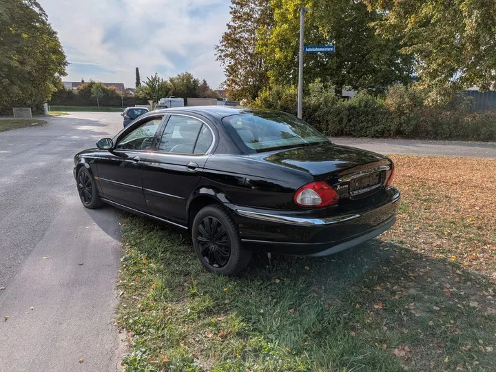 Jaguar X-Type