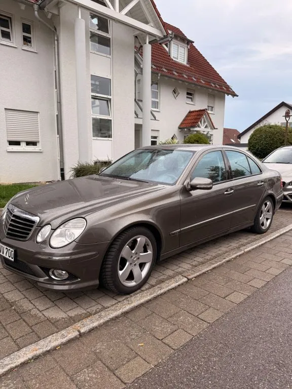 Mercedes-Benz 230