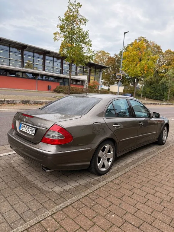 Mercedes-Benz 230
