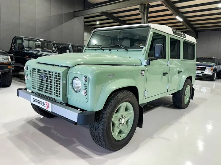 Land Rover Defender