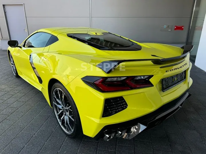 Corvette C8