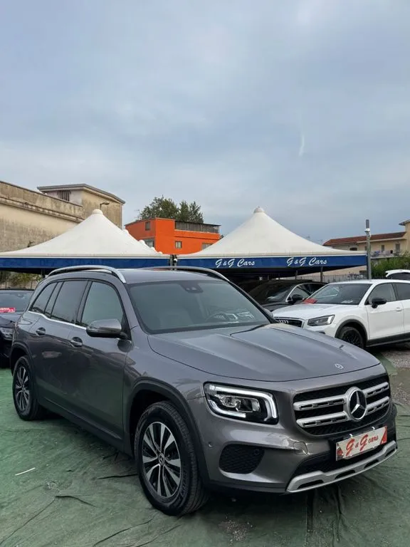 Mercedes-Benz GLB 220