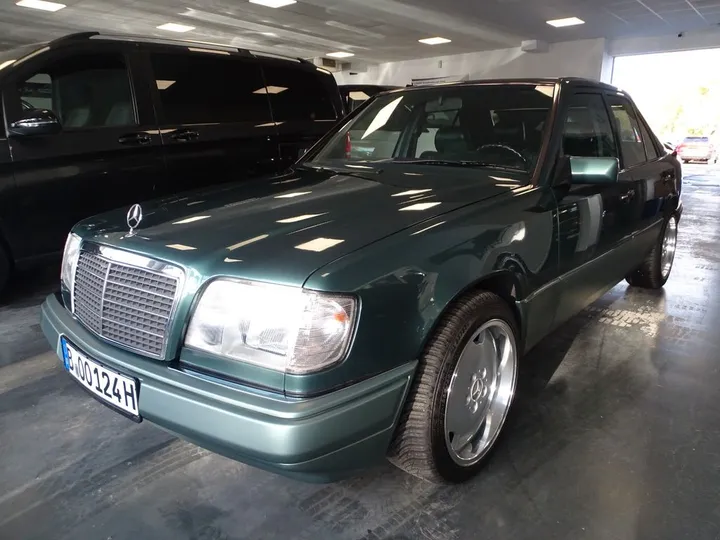 Mercedes-Benz E 320