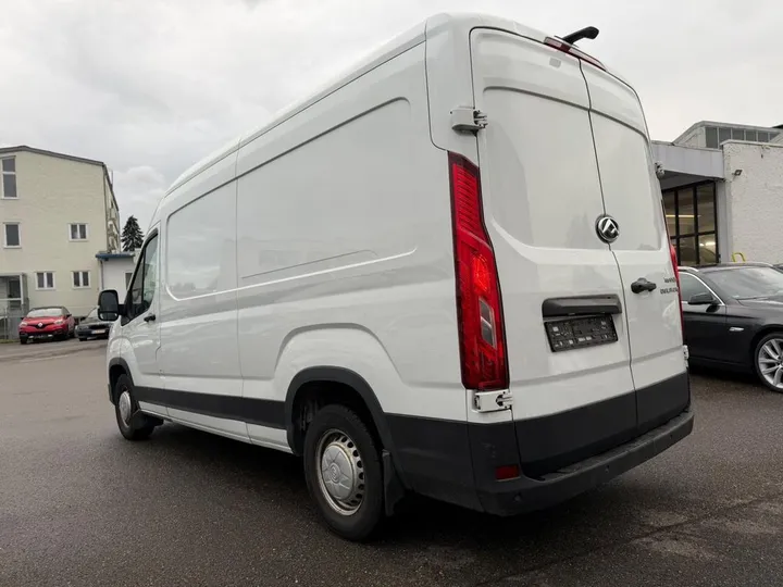 Maxus Deliver 9