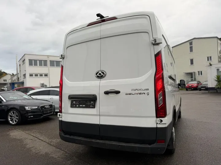 Maxus Deliver 9