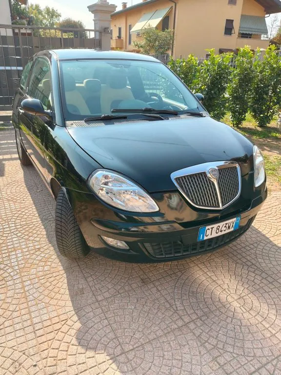 Lancia Ypsilon