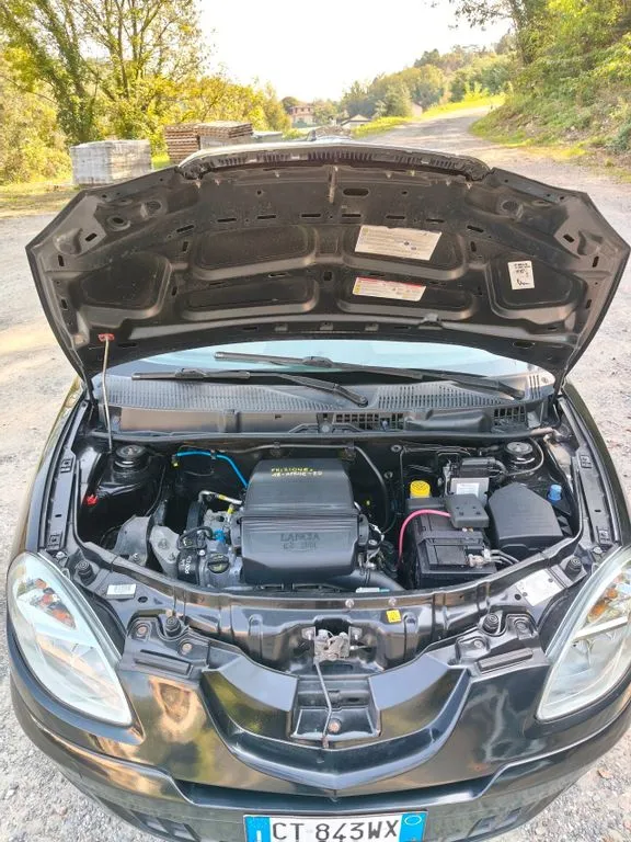 Lancia Ypsilon