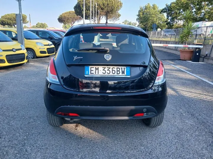 Lancia Ypsilon
