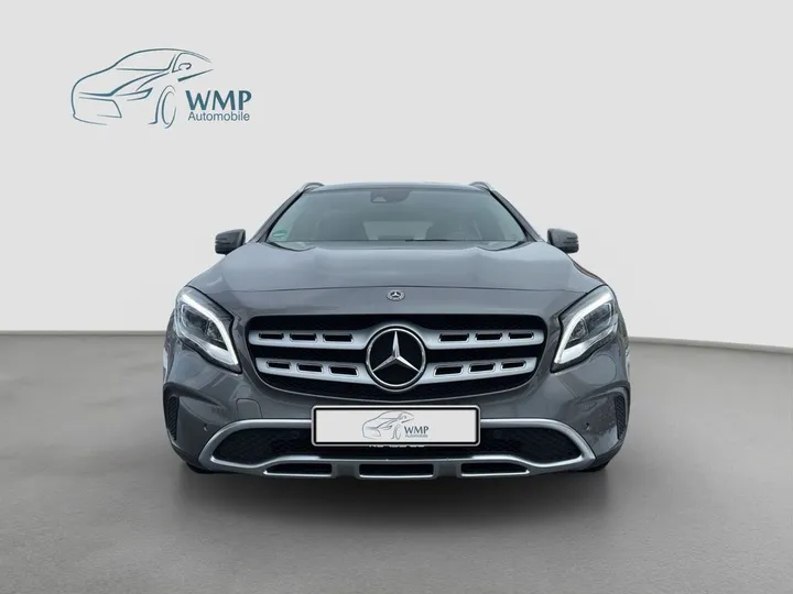 Mercedes-Benz GLA 180