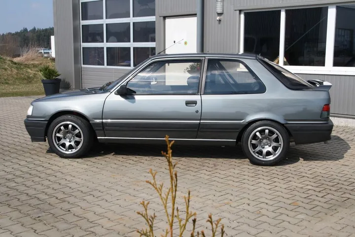 Peugeot 309