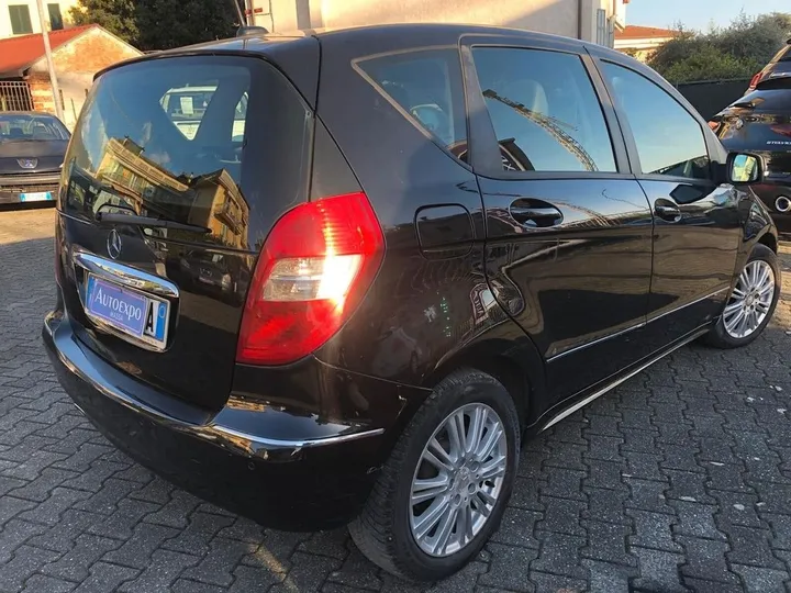 Mercedes-Benz A 180