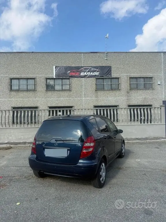 Mercedes-Benz A 180