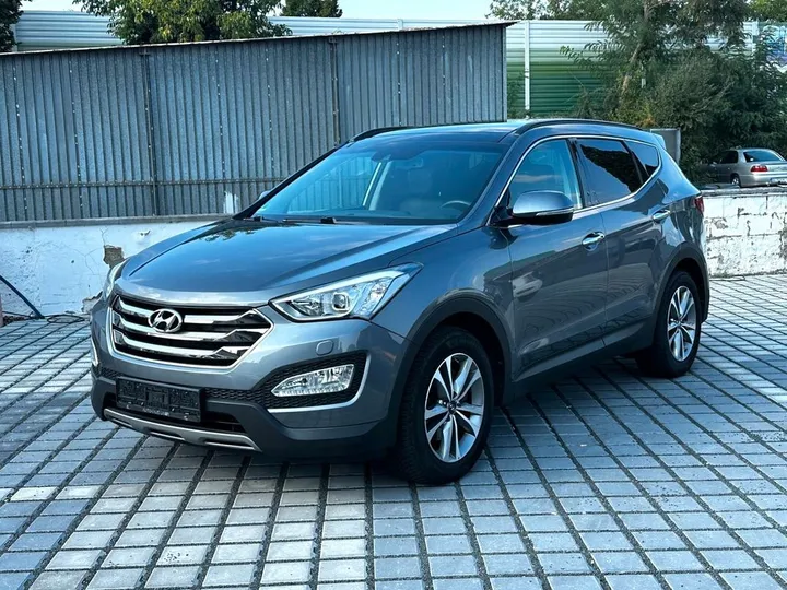 Hyundai SANTA FE