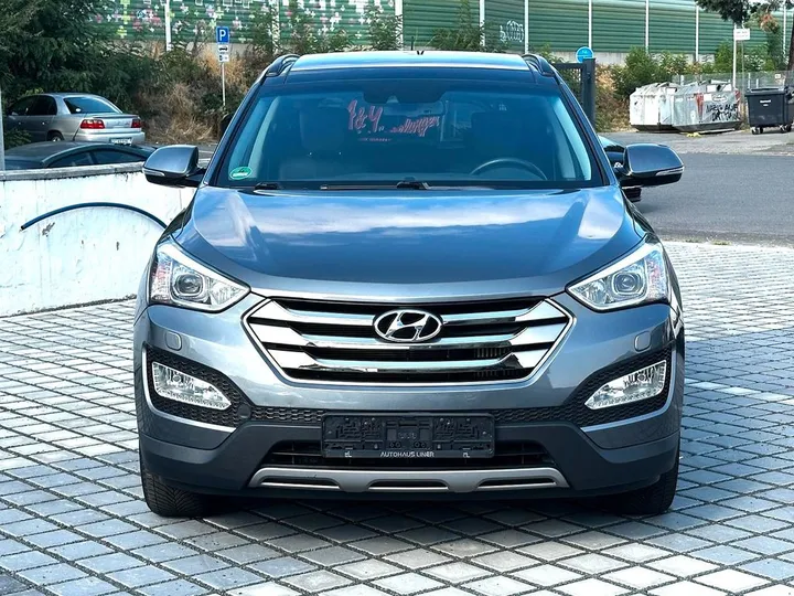 Hyundai SANTA FE
