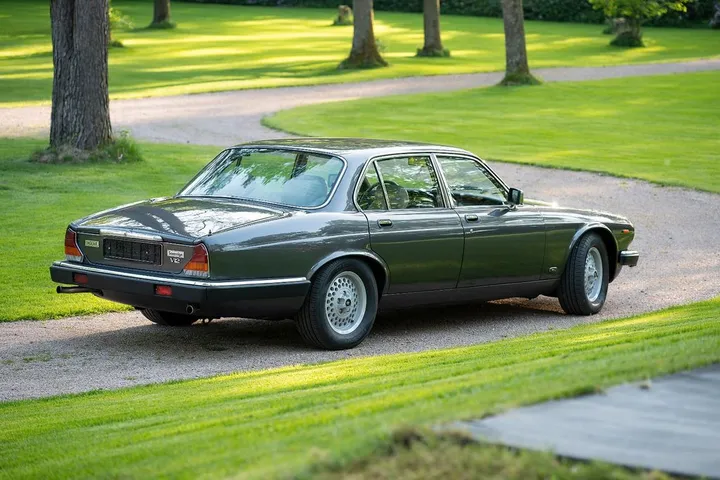 Jaguar XJ12