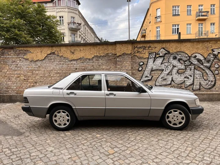 Mercedes-Benz 190