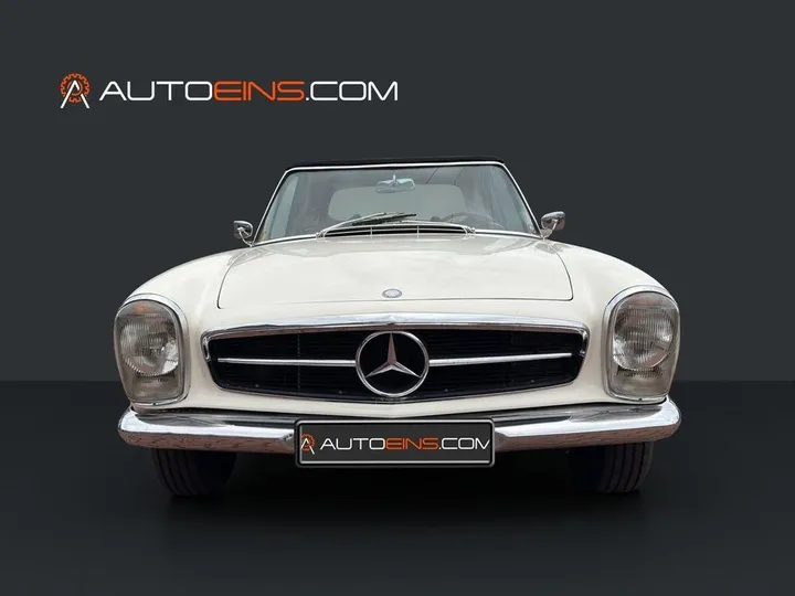 Mercedes-Benz 230