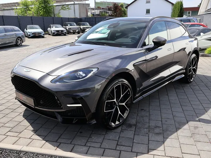 Aston Martin DBX