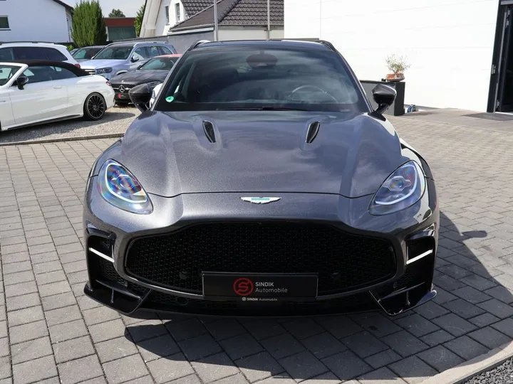Aston Martin DBX