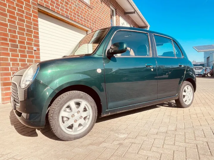 Daihatsu TREVIS