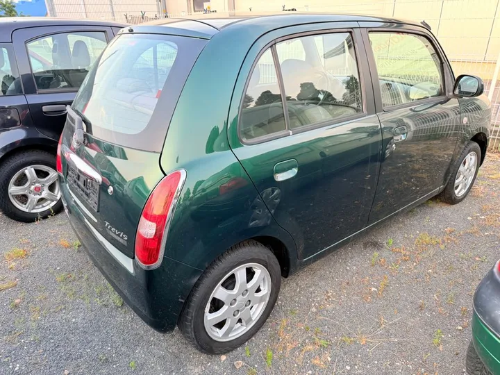Daihatsu TREVIS