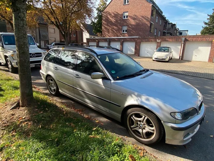 BMW 330