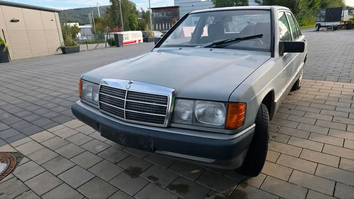 Mercedes-Benz 190