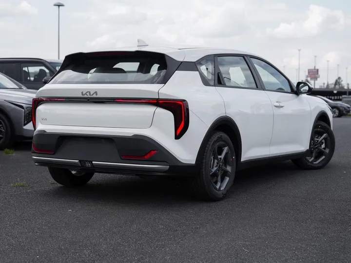 Kia K4