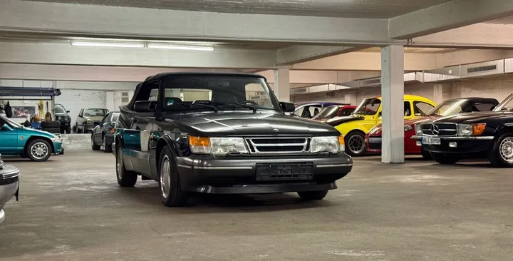 Saab 900