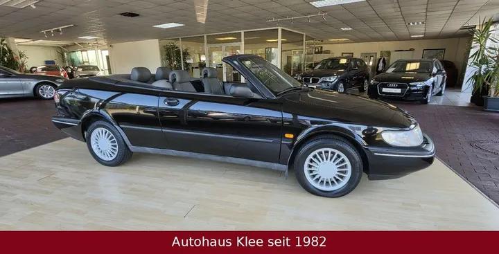 Saab 900