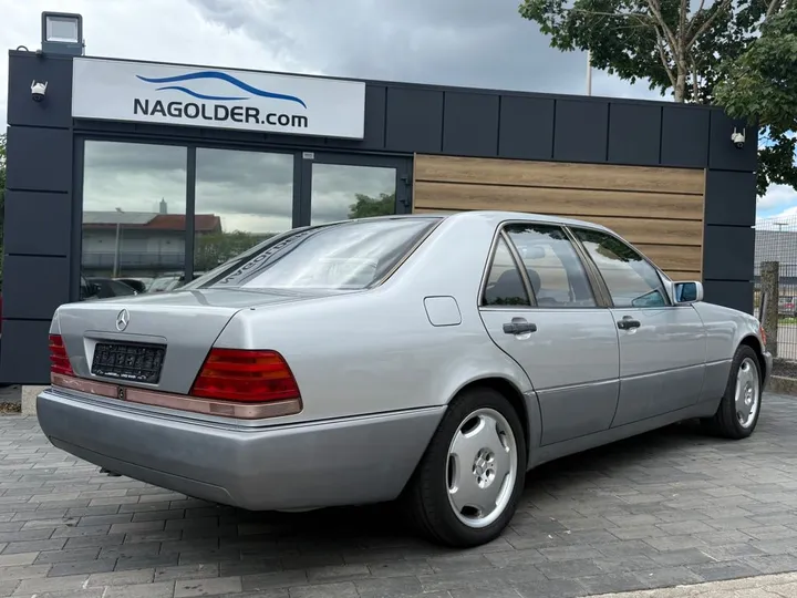 Mercedes-Benz S 320