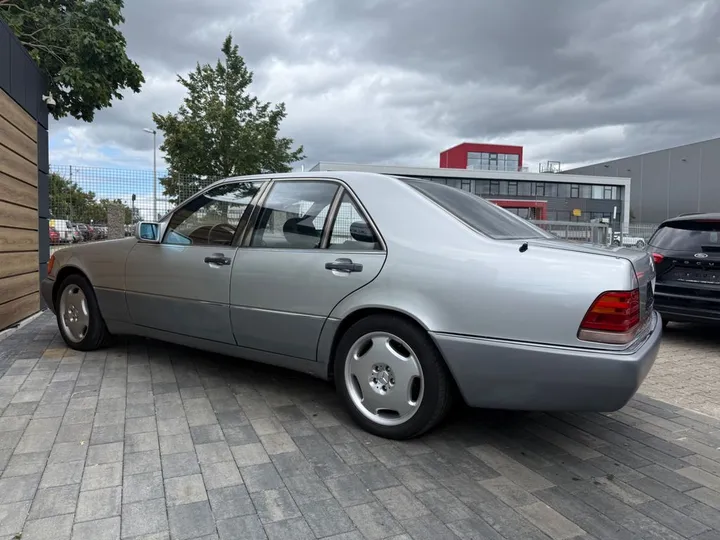 Mercedes-Benz S 320