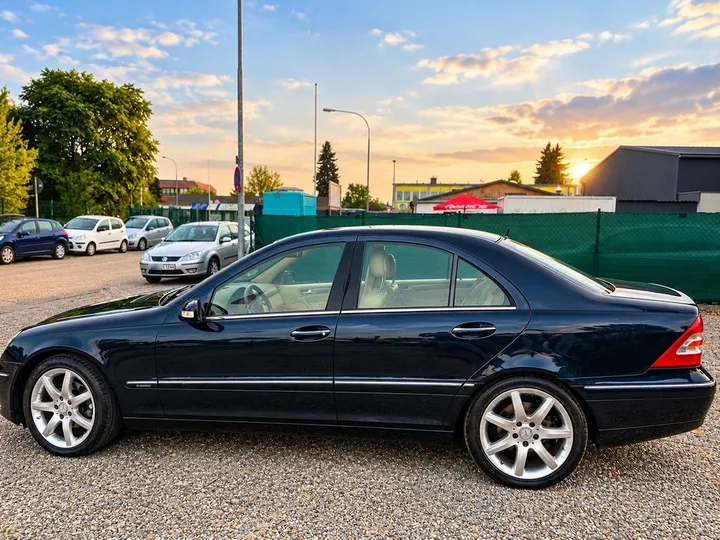 Mercedes-Benz C 220