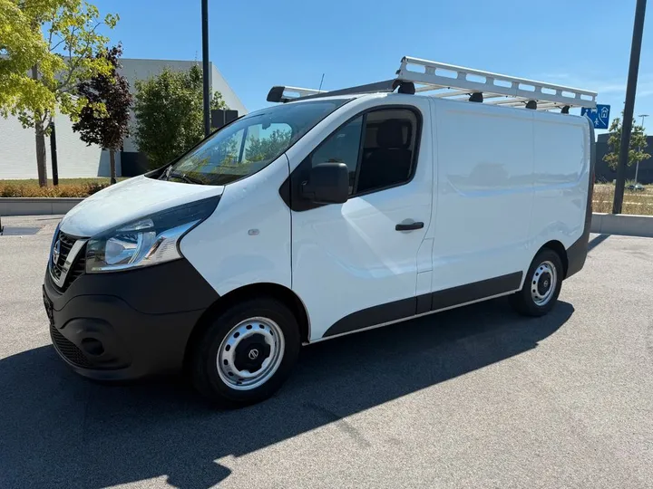 Nissan NV300