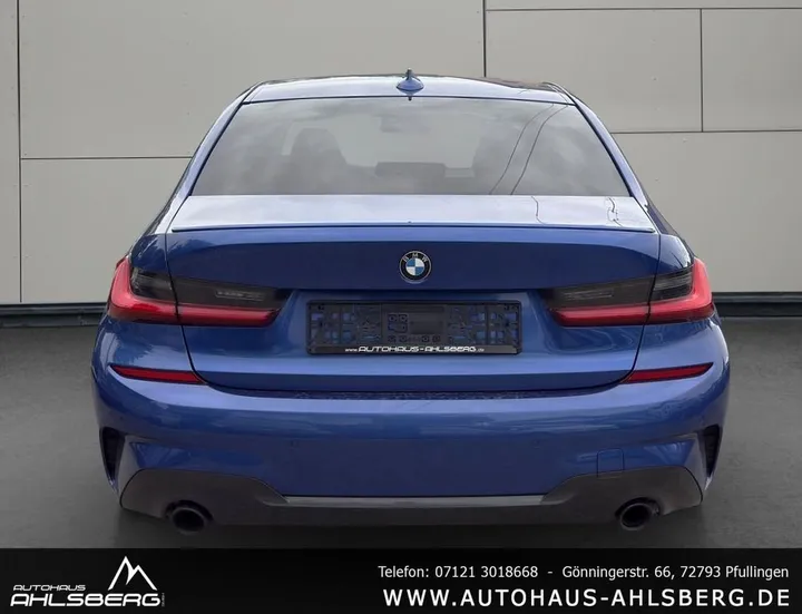 BMW 330