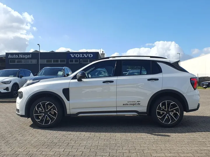 Lynk&Co 01
