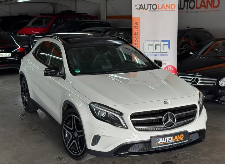 Mercedes-Benz GLA 220