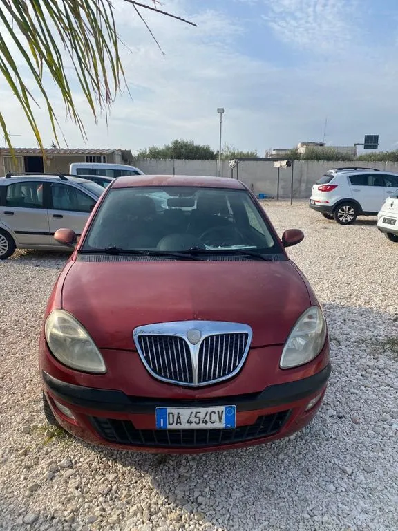 Lancia Ypsilon