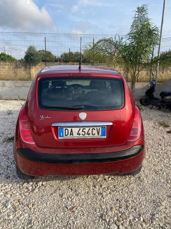 Lancia Ypsilon