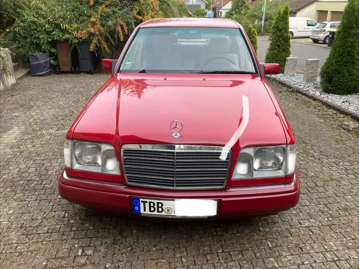 Mercedes-Benz E 200