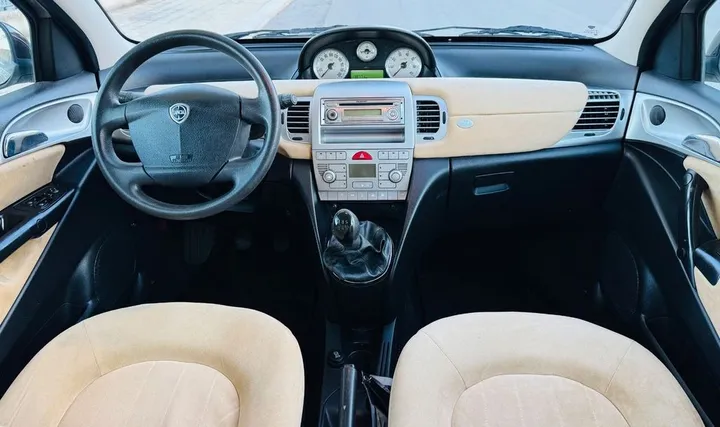Lancia Ypsilon