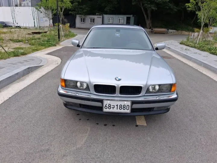 BMW 7-Series