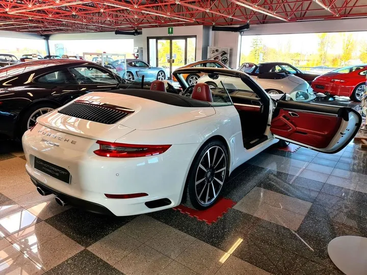 Porsche 911